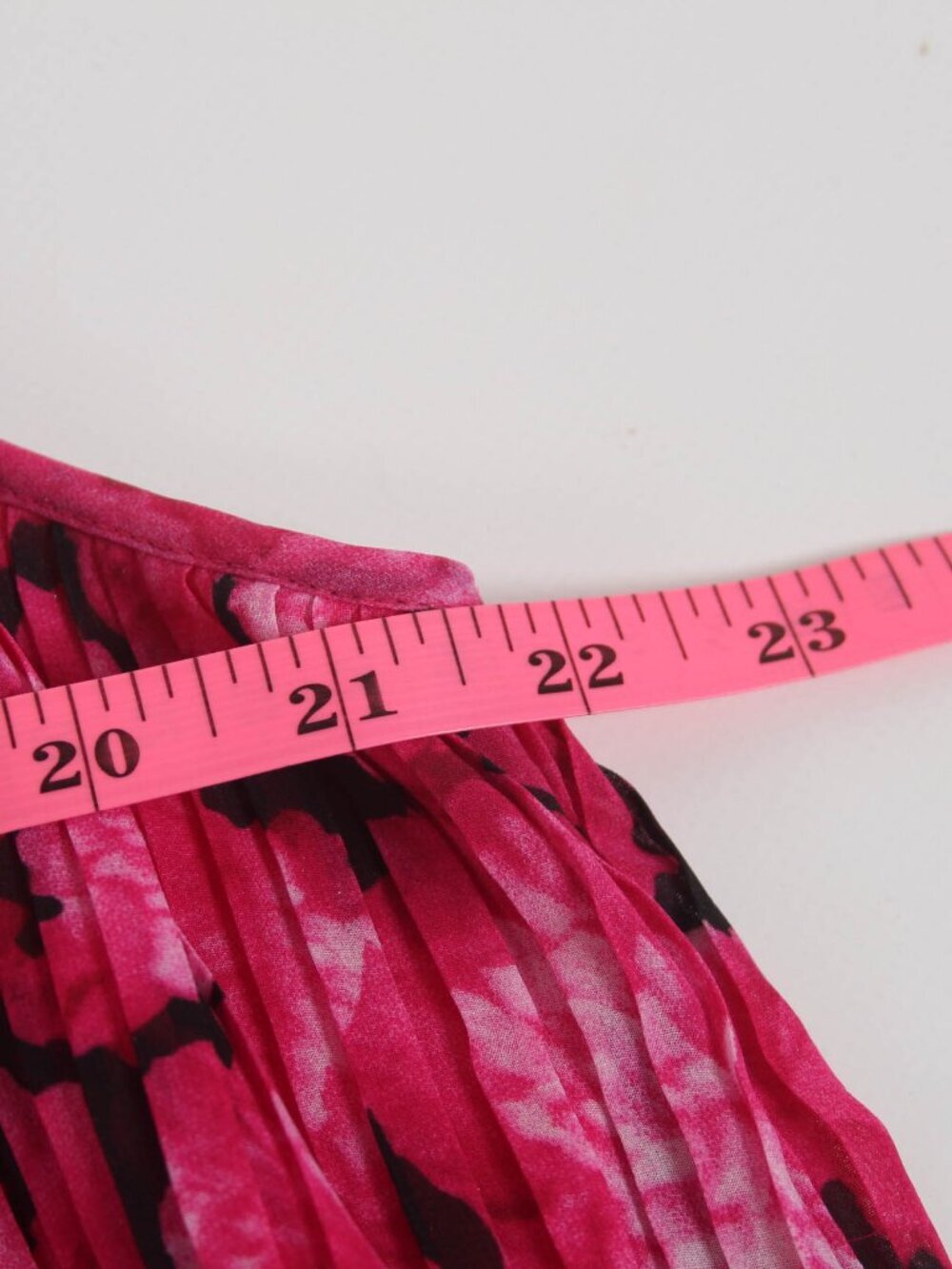 Picadilly Pink Pleated Sleeveless Blouse Size L Tie Neck Chiffon Lined Top - Picture 9 of 10